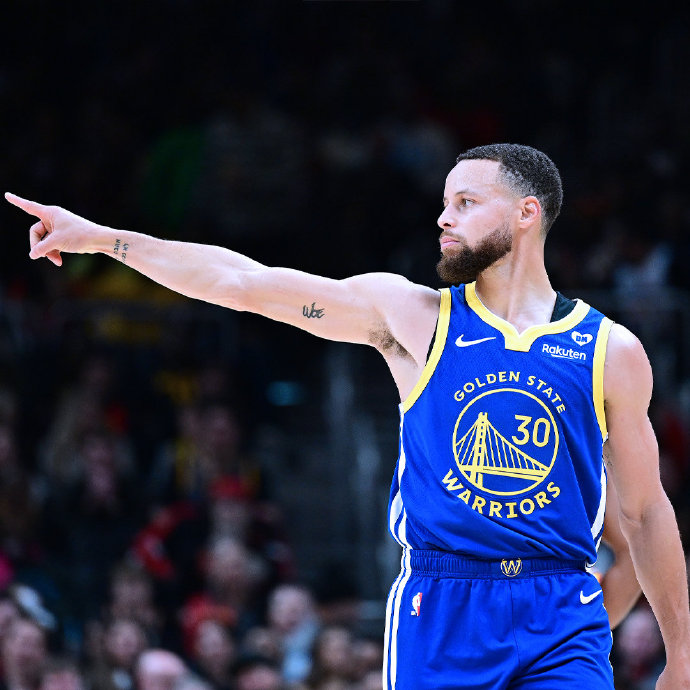 勇士力克公牛，库里独中50分