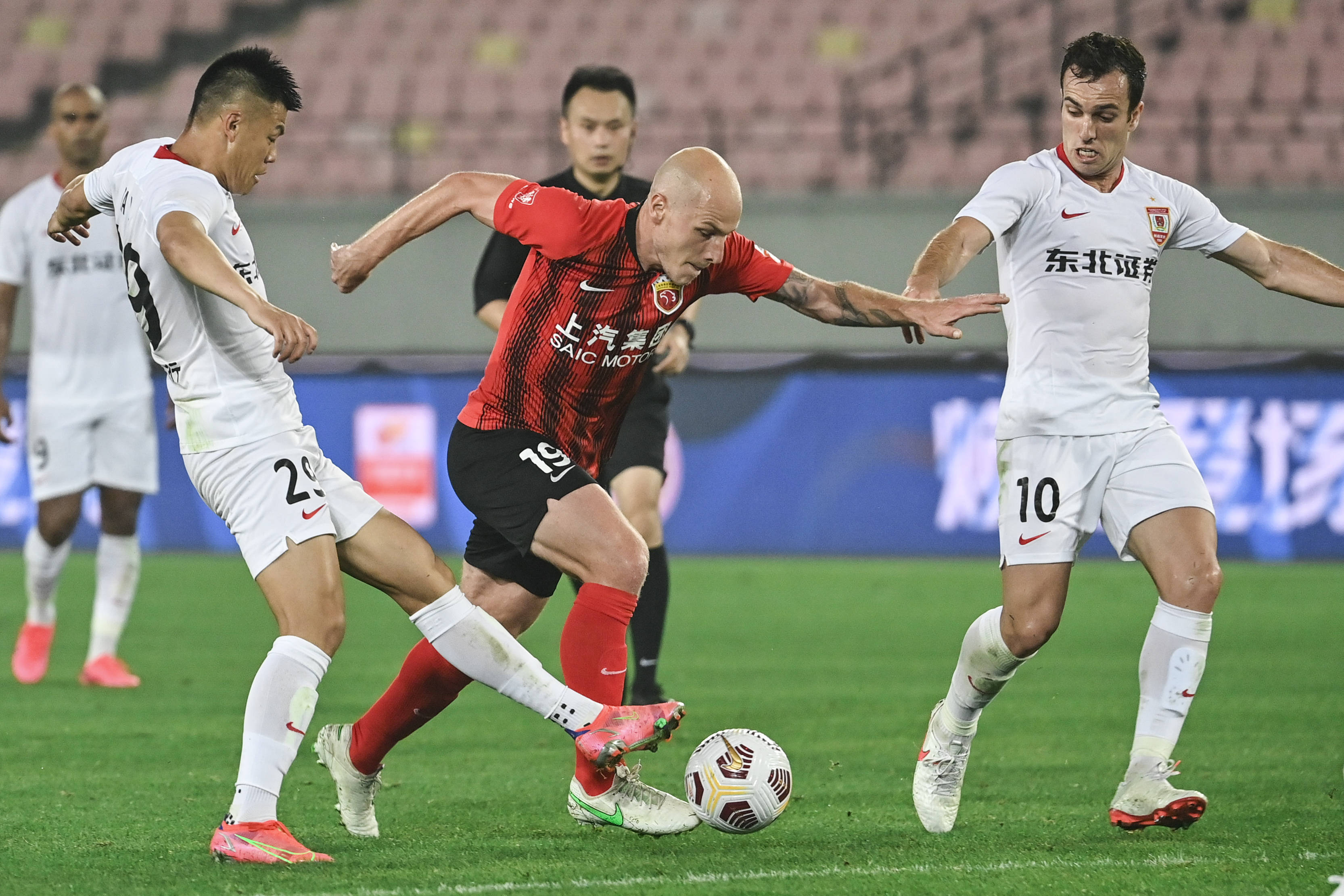 熊猫直播tv-东亚球队再次挑战中超劲旅，备战正酣！