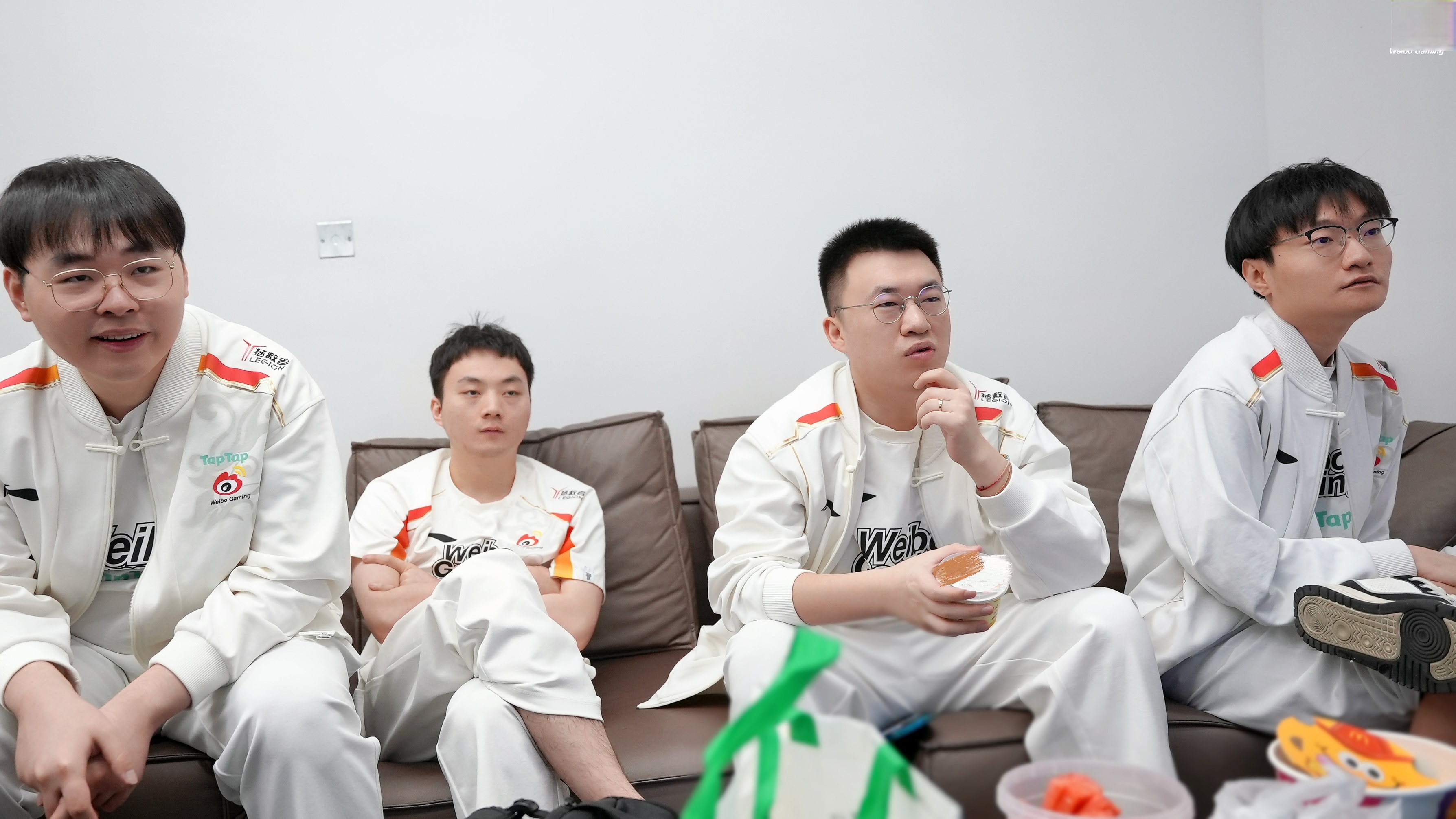 熊猫体育下载-JDG绝杀WBG，JackeyLove拿下关键大龙激烈交锋小组赛，留下经典瞬间