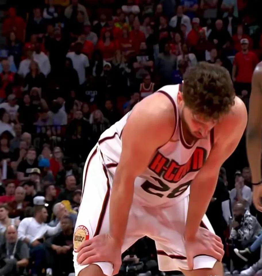 比赛进行中突发状况，球员应变能力受考验