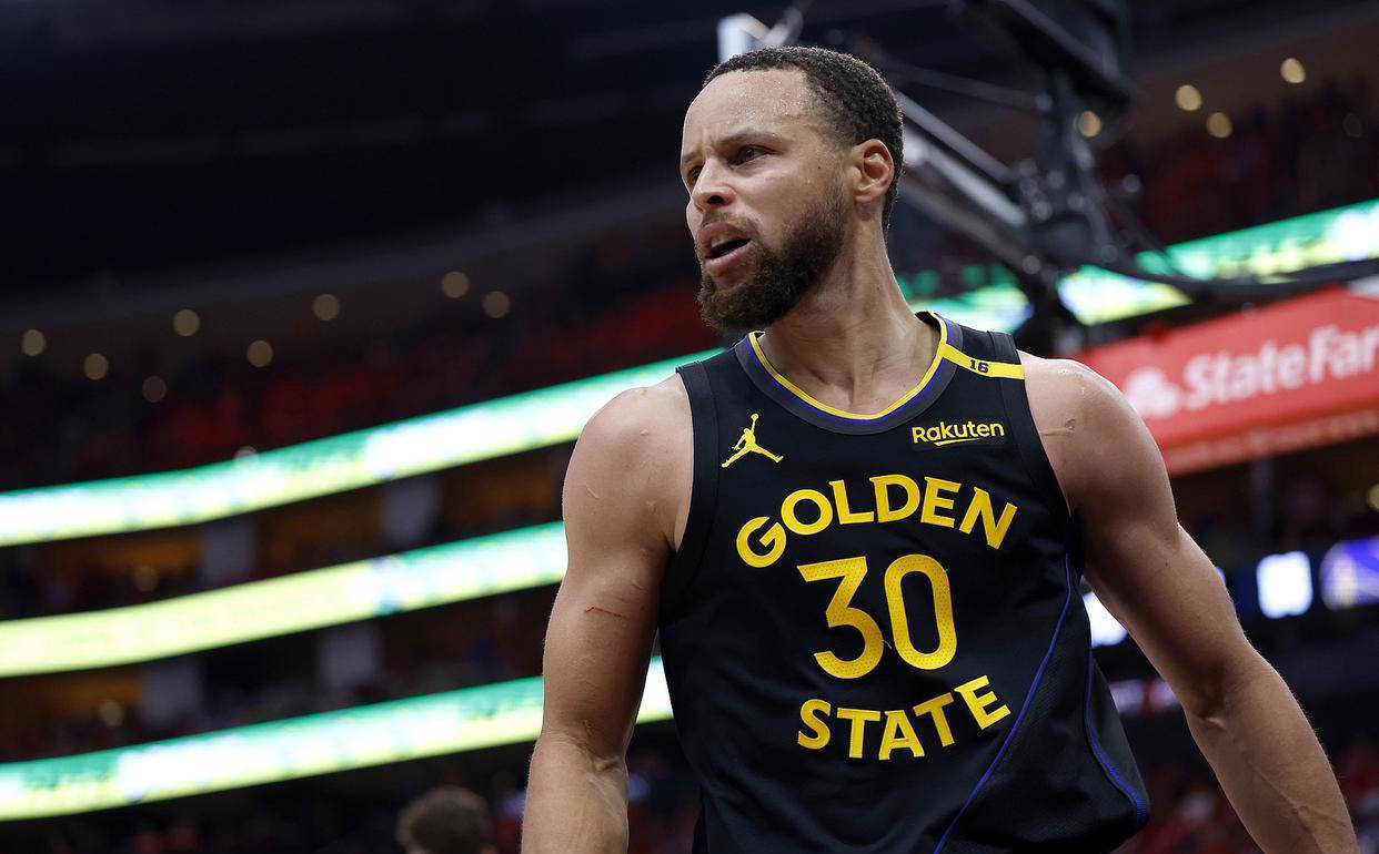 熊猫体育官方-关于开拓者关键时刻球员发威逆转胜出的信息