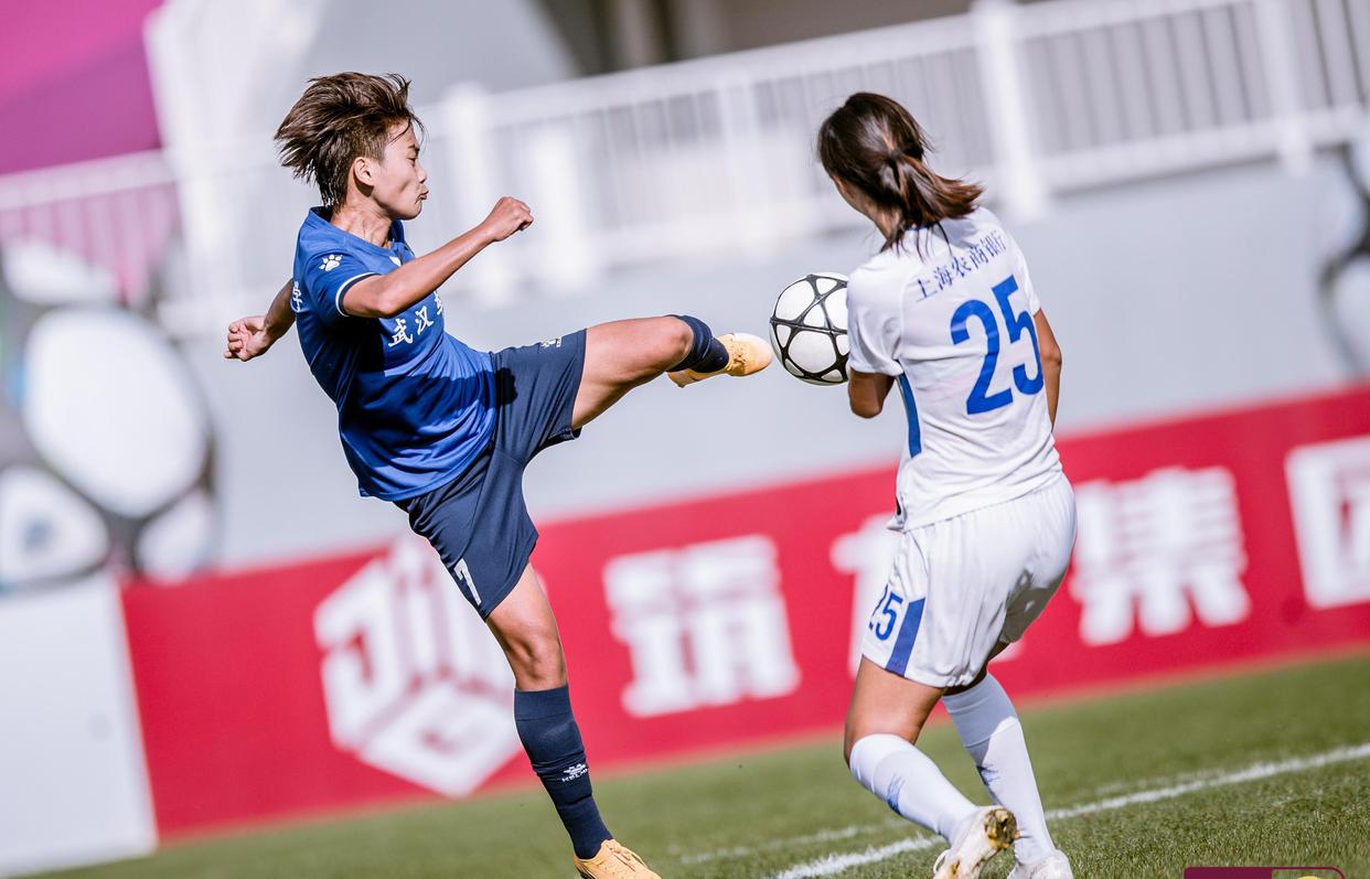 关于精英对决，女足比赛光荣闪耀的信息